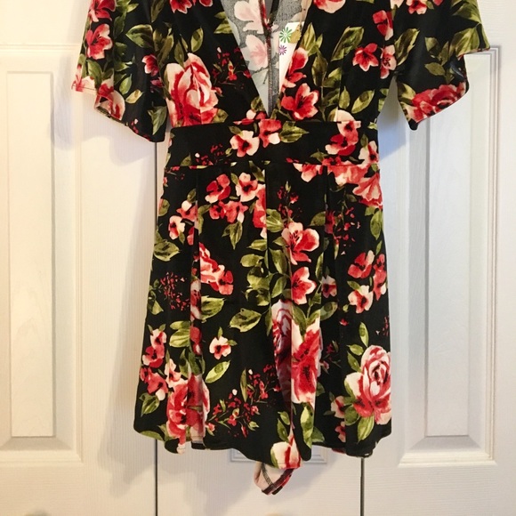 Show Me Your MuMu velvet jumper (NWT) - Picture 2 of 2